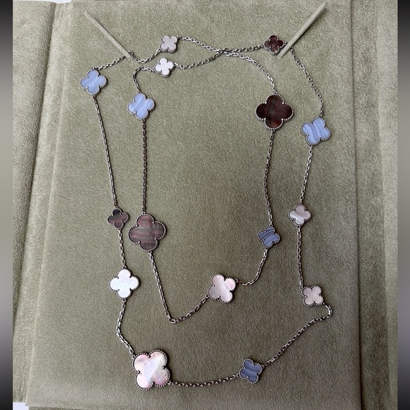 Van Cleef and Arpels Magic Alhambra Long 16 Motifs Necklace. - Picture 2 of 7